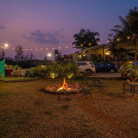 The Hosteller Lonavala Eksteriør bilde