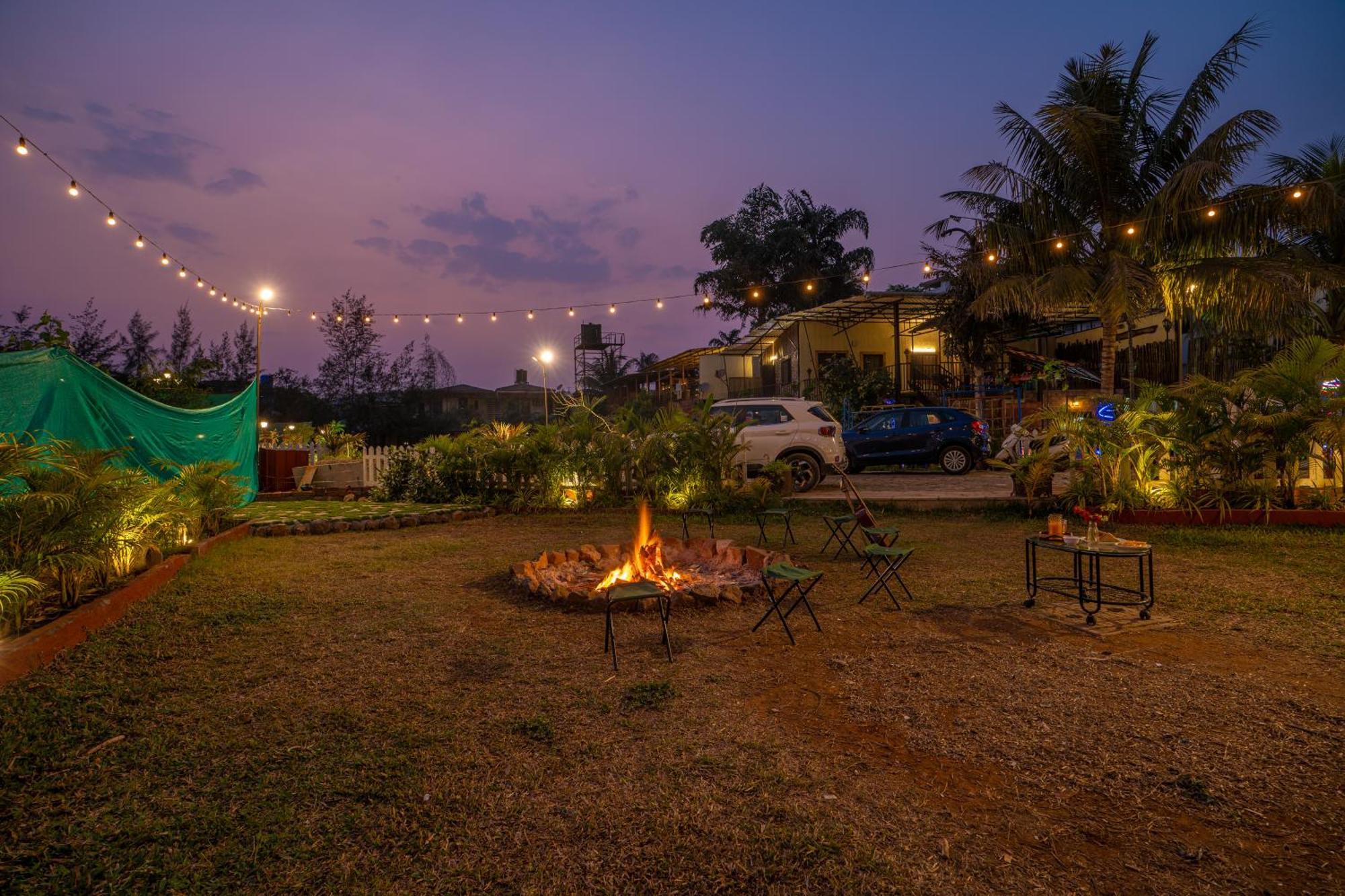 The Hosteller Lonavala Eksteriør bilde