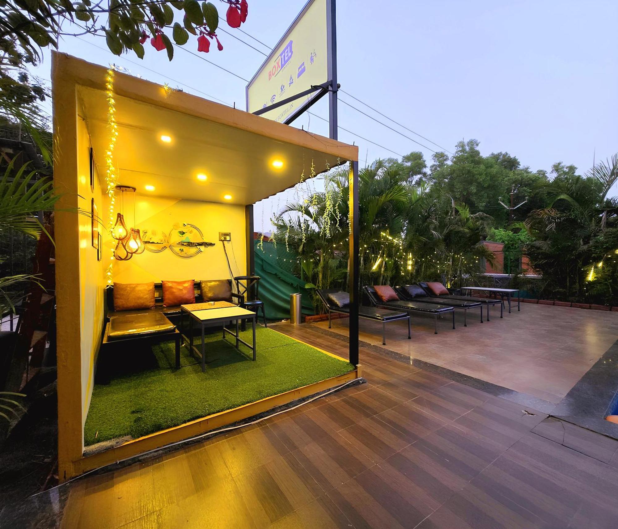 The Hosteller Lonavala Eksteriør bilde