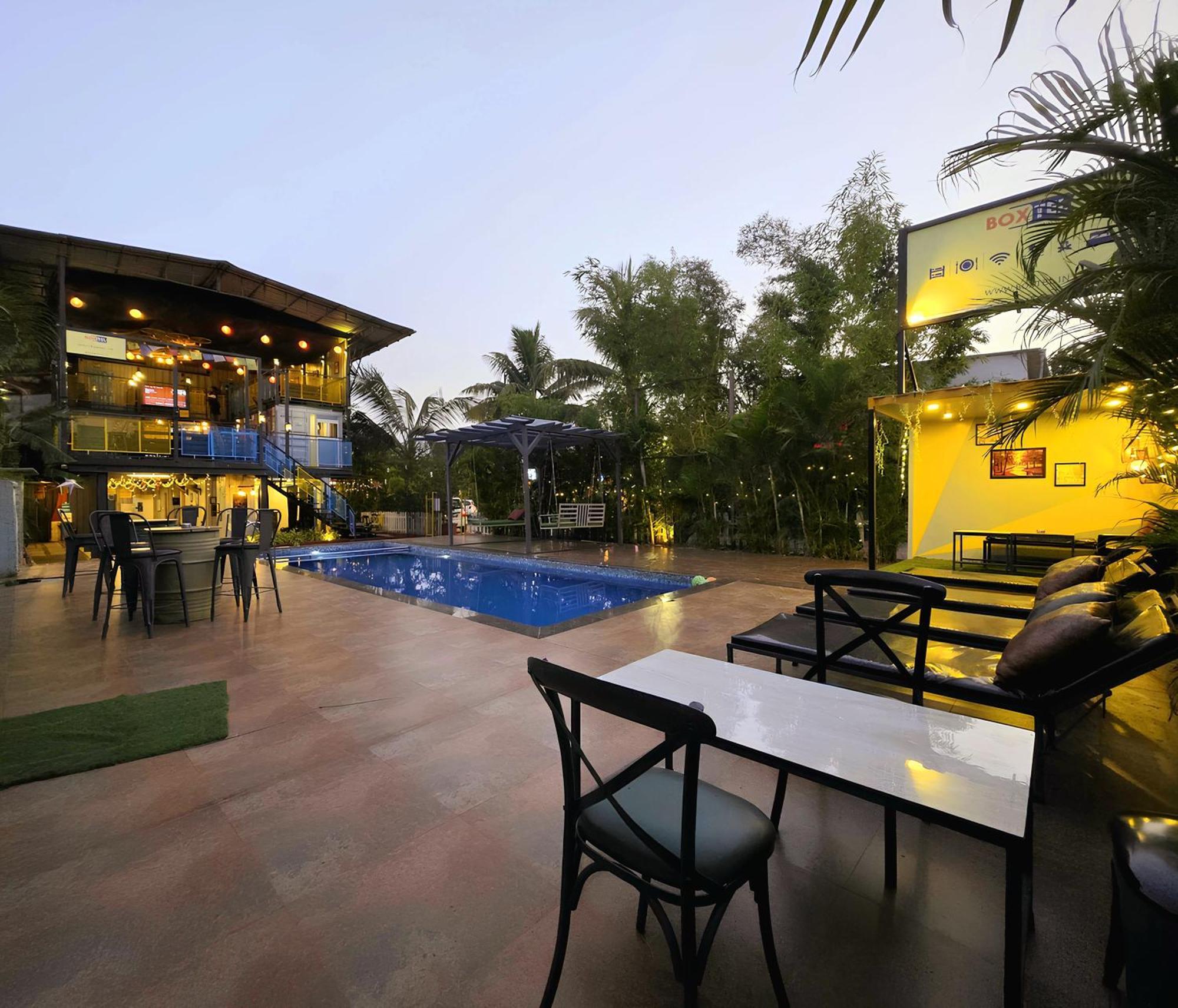 The Hosteller Lonavala Eksteriør bilde