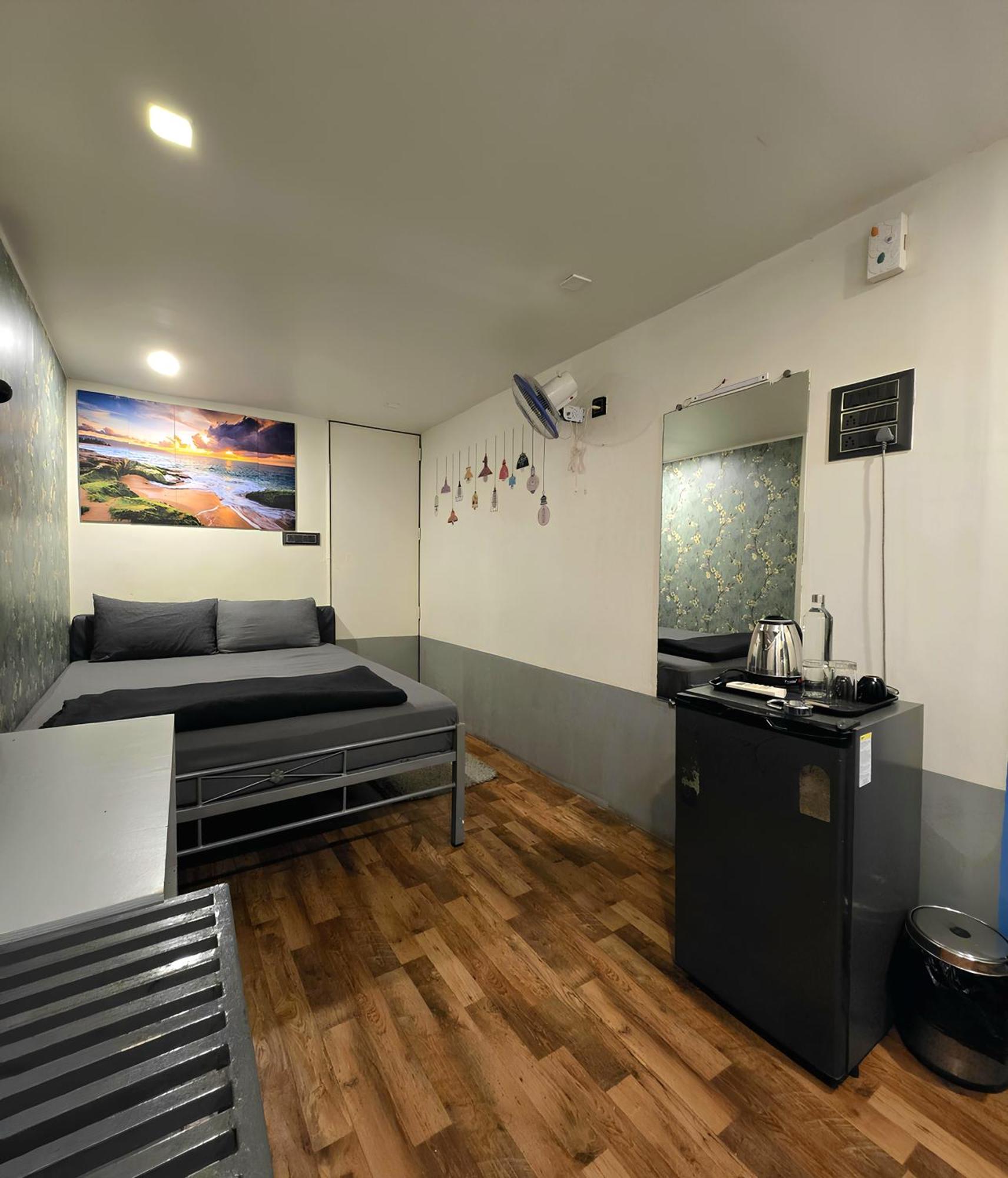 The Hosteller Lonavala Eksteriør bilde