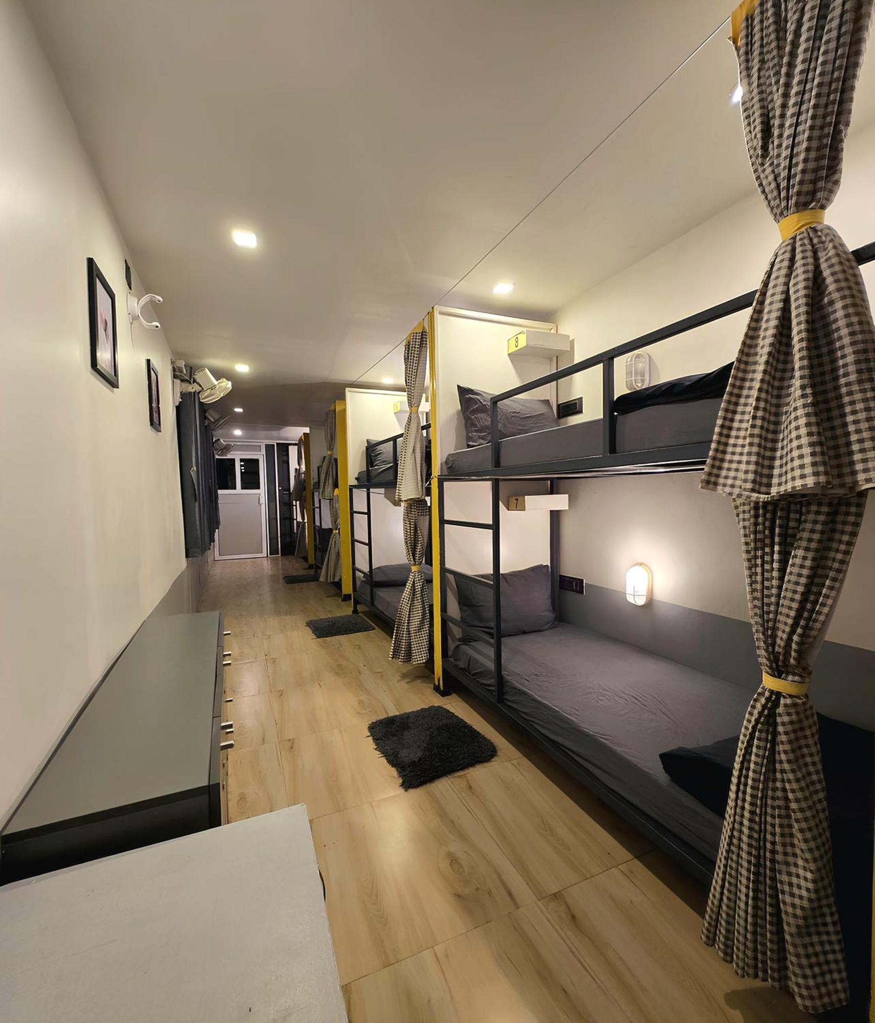 The Hosteller Lonavala Eksteriør bilde